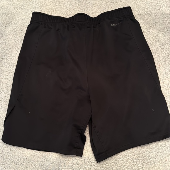 Nike Fitness Swoosh Shorts Size Large Side Seam Split for Squats etc 100% Poly - Picture 4 of 5